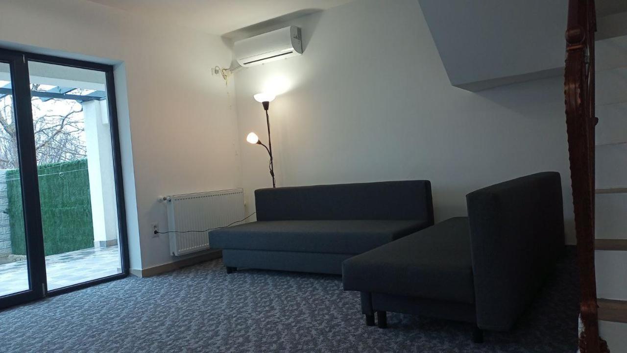 Joygate Entire Villa Otopeni Luaran gambar